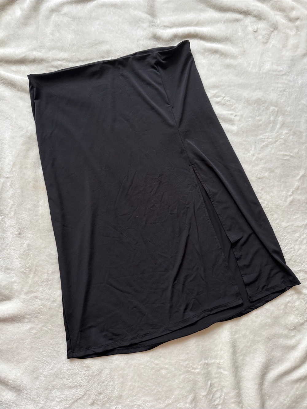 Elegant Black Midi Skirt with Leg Slit